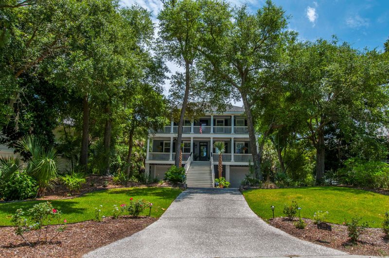 303 W Indian Ave, Folly Beach, SC 29439