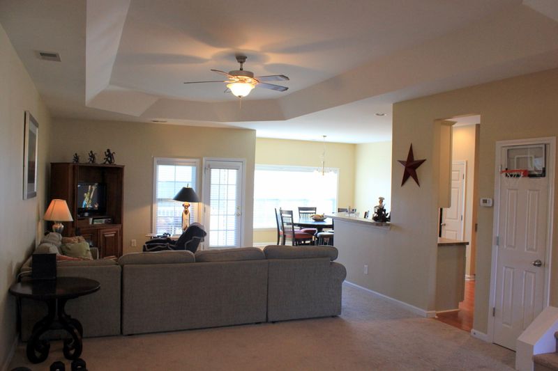 8234 Ronda Dr, North Charleston, SC 29406