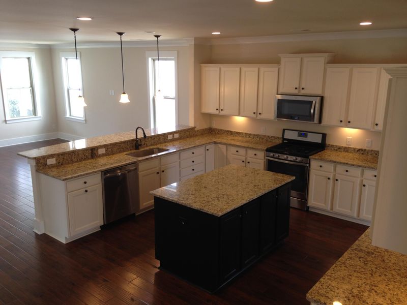 302 Oak Park St, Summerville, SC 29483