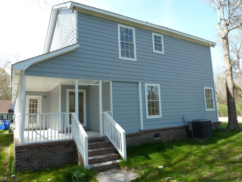 1 Roslyn Dr, Charleston, SC 29414