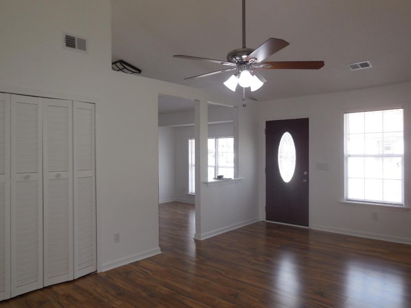 103 Coventry Rd, Summerville, SC 29483