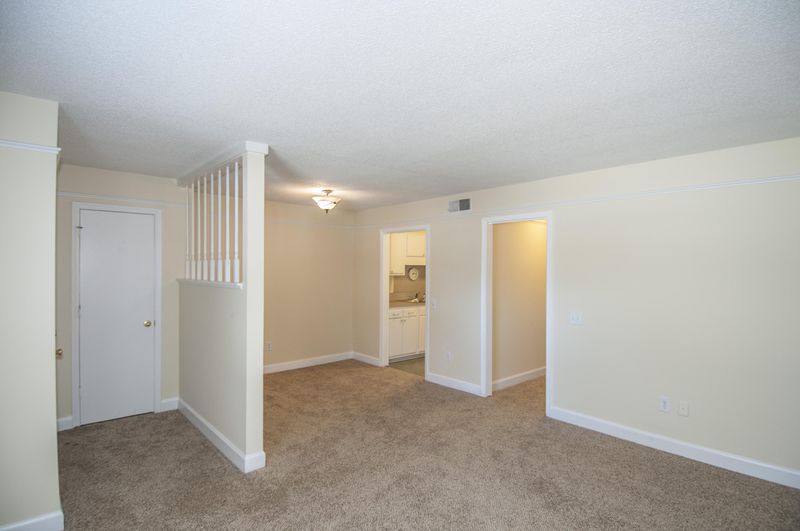 1306 Ashley Hall Rd, Charleston, SC 29407