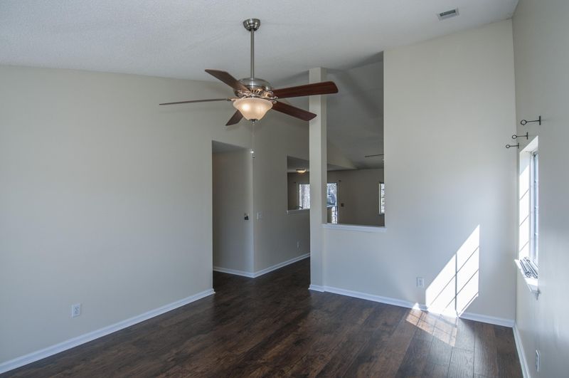 8009 Old London Rd, North Charleston, SC 29406
