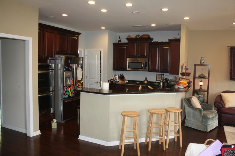 3004 Memorial Dr, Charleston, SC 29414