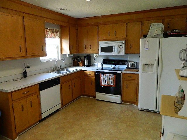 103 Conductor Ct, Summerville, SC 29483