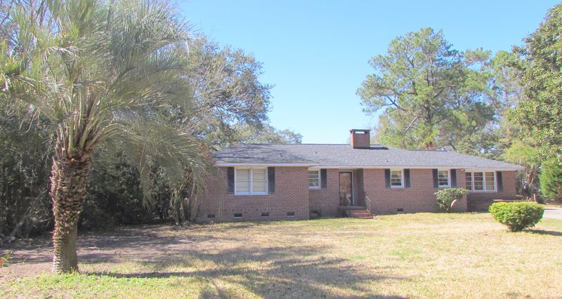 645 Fort Sumter Dr, James Island, SC 29412