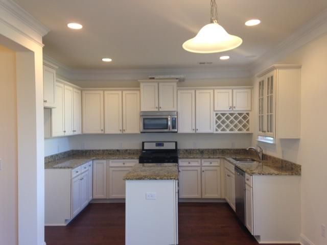 675 Goodlet Cir, Charleston, SC 29412