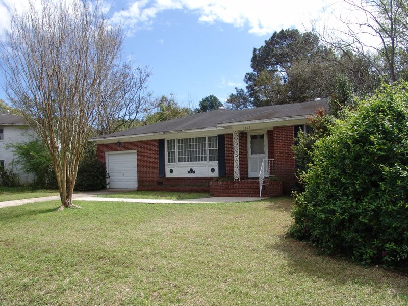 1247 Raymond Way, Charleston, SC 29407