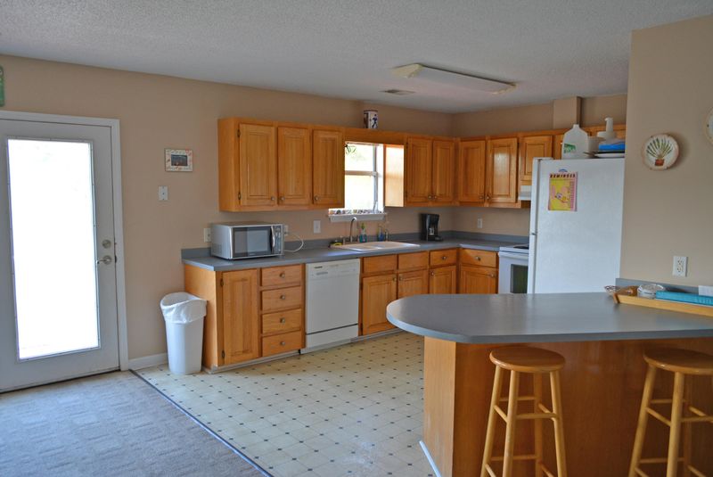 1316 E Ashley Ave, Folly Beach, SC 29439