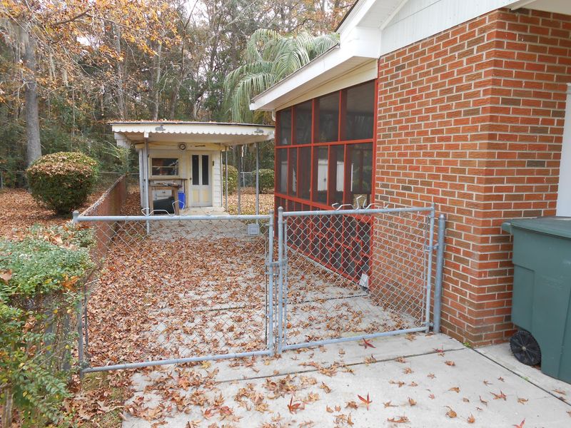 834 Savage Rd, Charleston, SC 29407