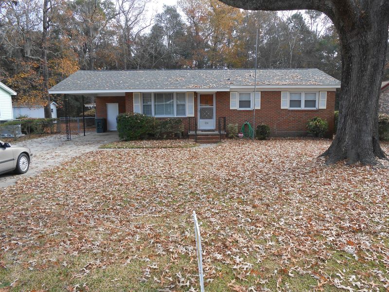 834 Savage Rd, Charleston, SC 29407