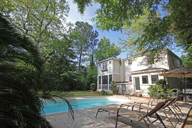109 Folly Road Blvd, Charleston, SC 29407