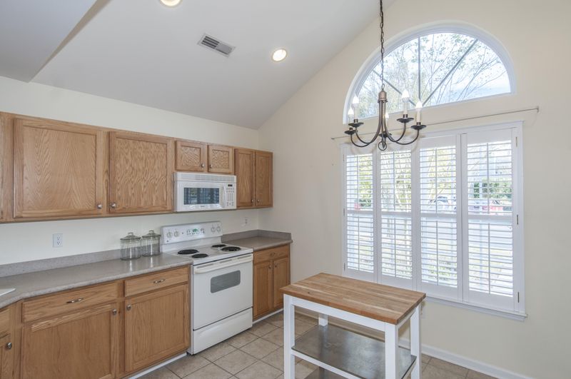 137 Darcy Ave, Goose Creek, SC 29445