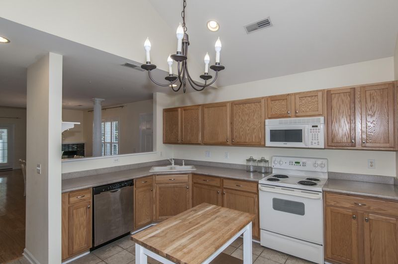 137 Darcy Ave, Goose Creek, SC 29445