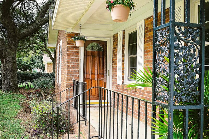 1334 Hampshire Rd, James Island, SC 29412