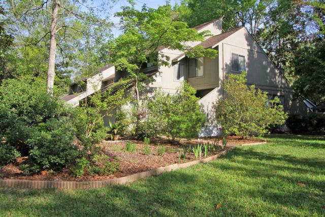 2 Stallion Ct, Charleston, SC 29407
