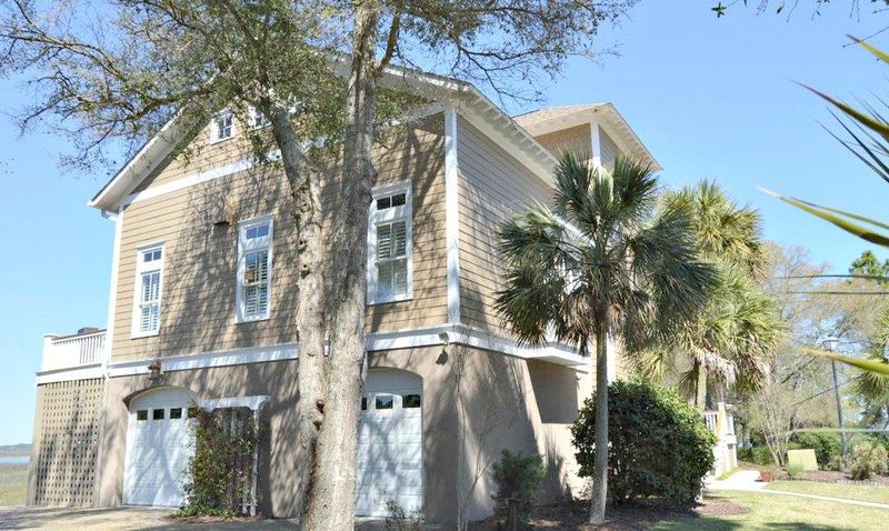 351 Shadow Race Ln, Folly Beach, SC 29439