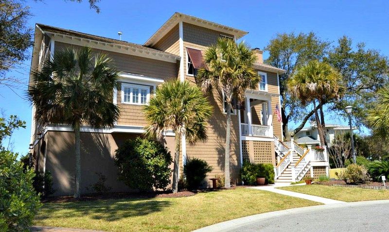 351 Shadow Race Ln, Folly Beach, SC 29439