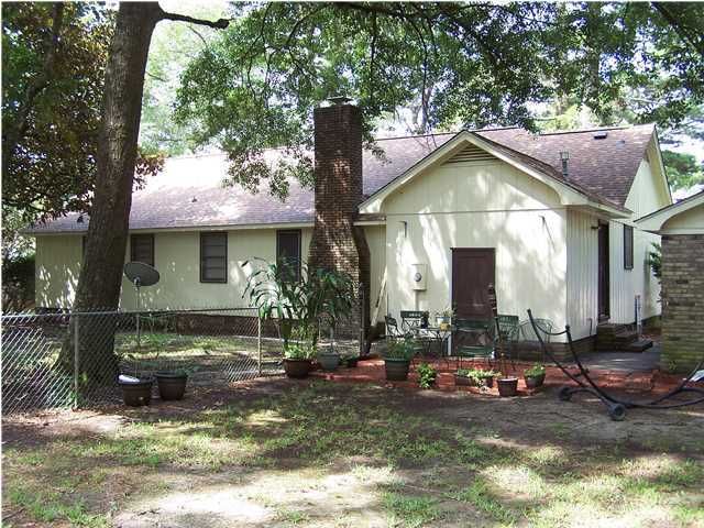 209 Shaftesbury Ln, Summerville, SC 29485