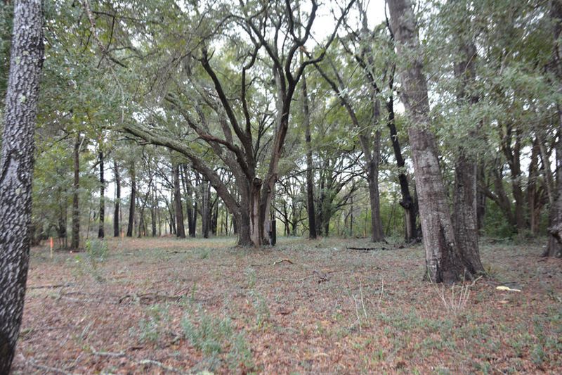 8153 Oyster Factory Rd, Edisto Island, SC 29438