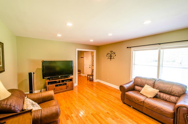 2192 Pierpont Ave, Charleston, SC 29414