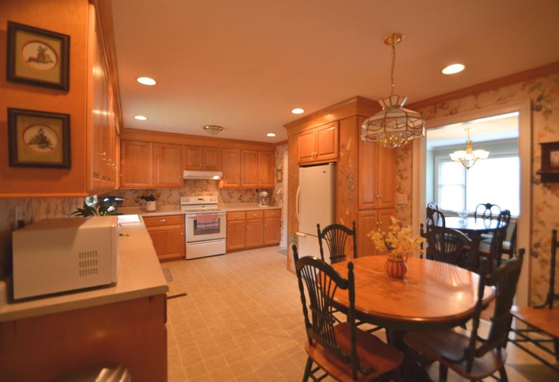 110 Pinewood Dr, Moncks Corner, SC 29461