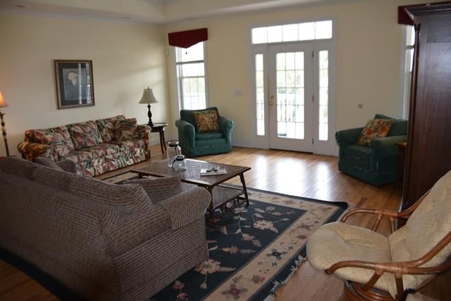 2508 Holmes St, Edisto Island, SC 29438