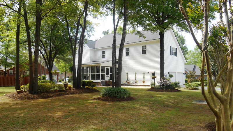 112 Castle Harbor Dr, Summerville, SC 29483