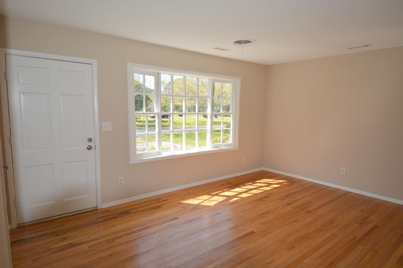 1044 Leeward Ave, Charleston, SC 29412