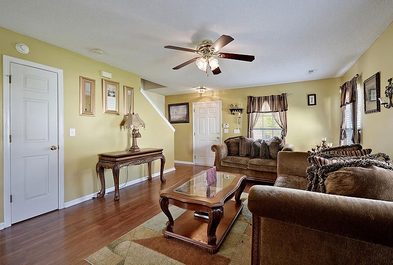5054 Thornton Dr, Summerville, SC 29485