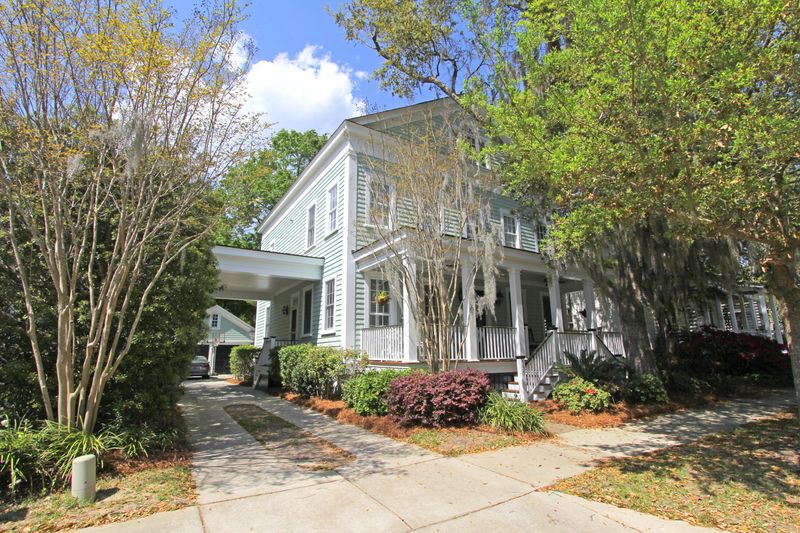 137 N Shelmore Blvd, Mount Pleasant, SC 29464