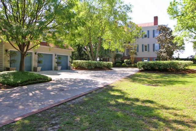 111 Live Oak Dr, Mount Pleasant, SC 29464