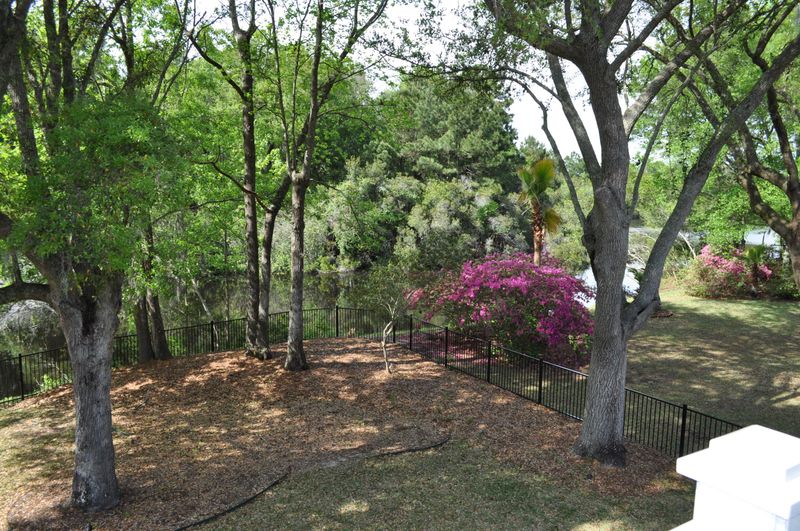 1253 Waterfront Dr, Mount Pleasant, SC 29464