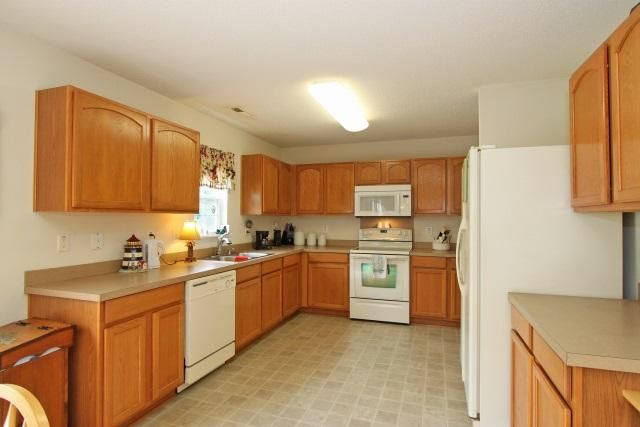 5120 Morrow Ln, Summerville, SC 29485