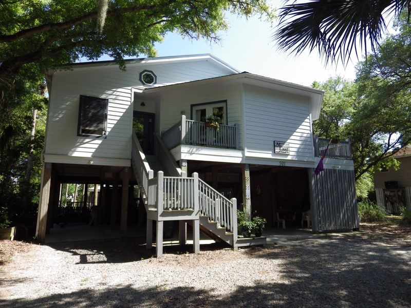 521 Dolphin Rd, Edisto Island, SC 29438