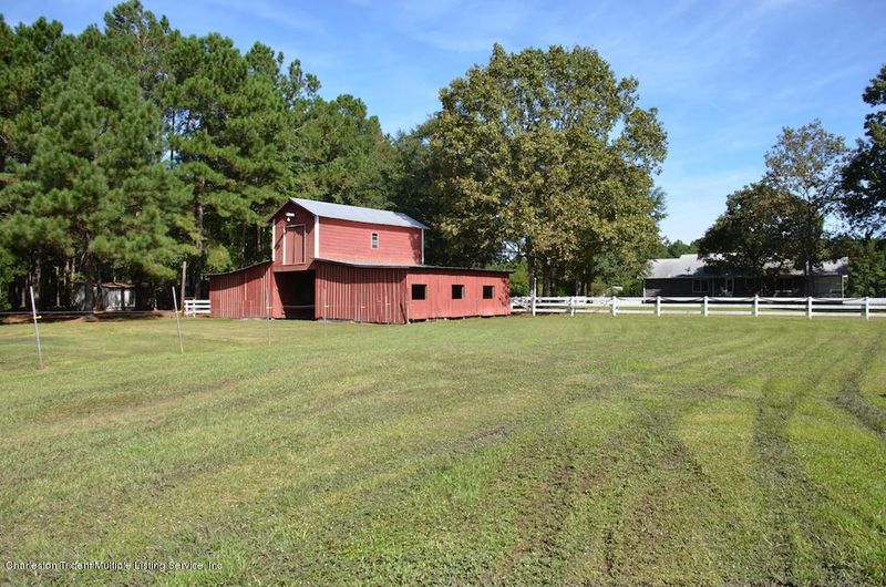 8540 Doar Rd, Awendaw, SC 29429