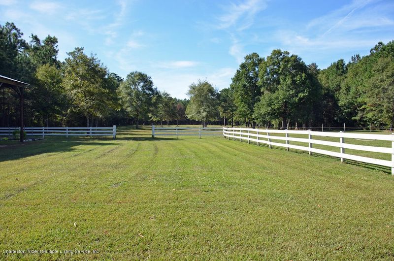 8540 Doar Rd, Awendaw, SC 29429