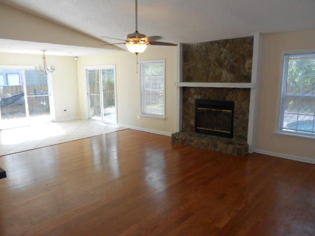 305 Canaberry Cir, Summerville, SC 29483