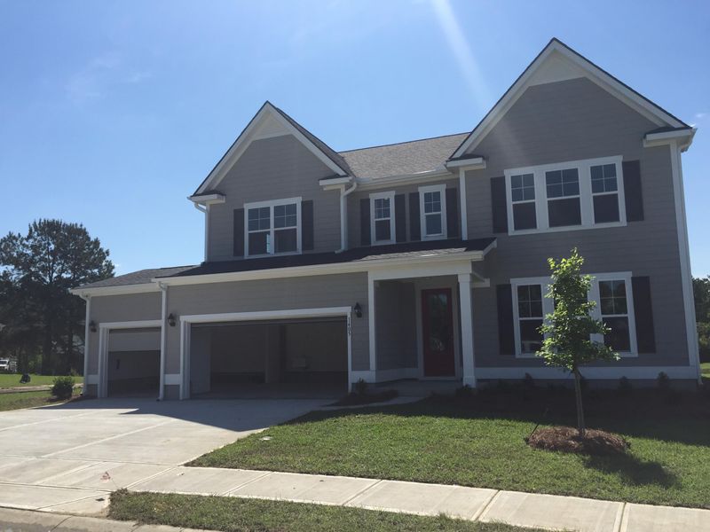 1405 Raven Rd, Hanahan, SC 29410