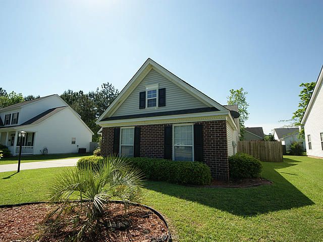 1405 Crossbill Trl, Hanahan, SC 29410