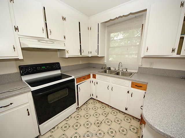 5222 Dorchester Rd, North Charleston, SC 29418