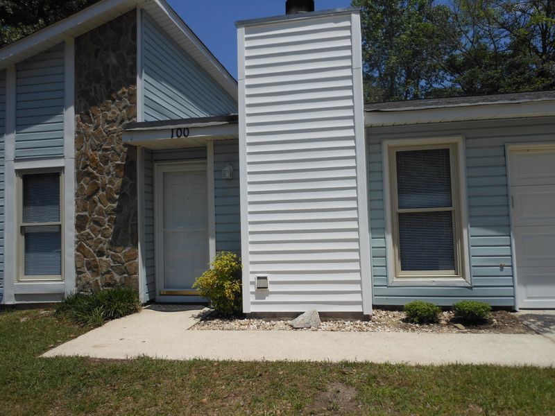 100 Iron Rd, Summerville, SC 29483