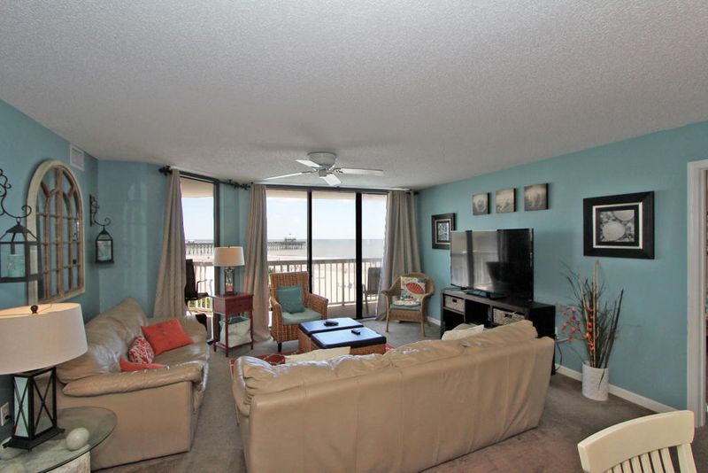 201 W Arctic Ave #203, Folly Beach, SC 29439