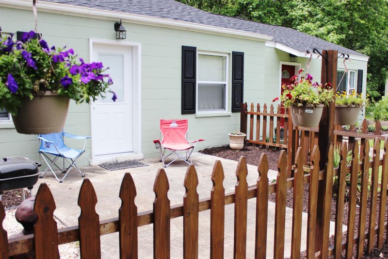 5867 Allison Ave, Hanahan, SC 29410