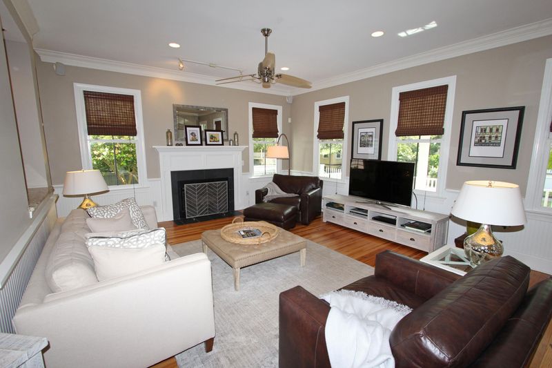 44 Eastlake Rd, Mount Pleasant, SC 29464