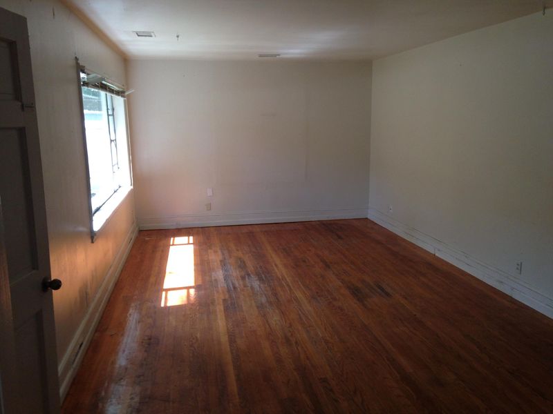 1344 S Sherwood Dr, Charleston, SC 29407