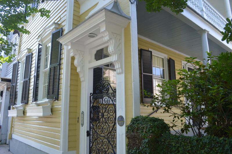 135 Queen St, Charleston, SC 29401