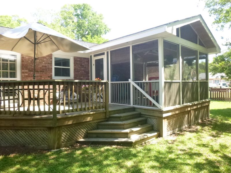 1063 N Shem Dr, Mount Pleasant, SC 29464
