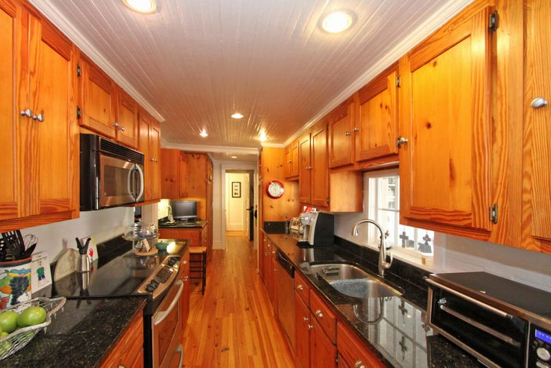 2402 Myrtle Ave, Sullivans Island, SC 29482