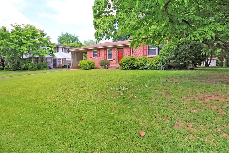1218 Hillside Dr, Hanahan, SC 29410